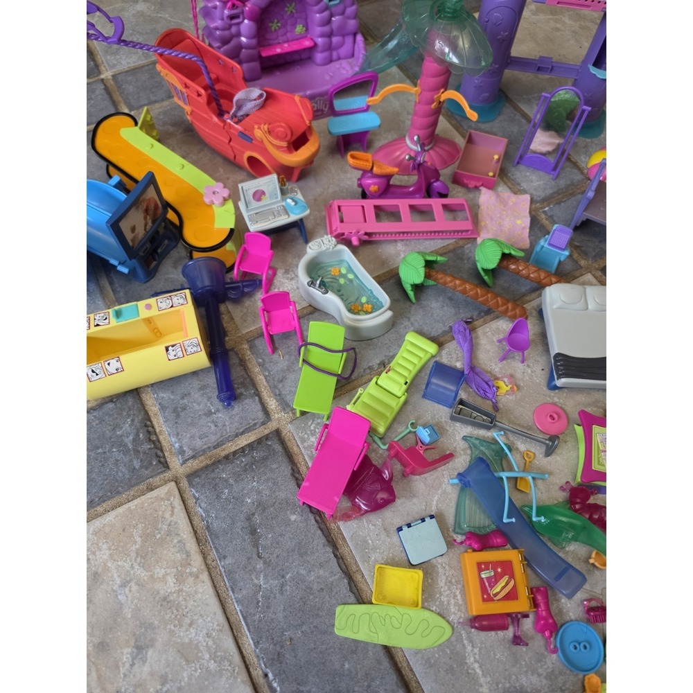 Huge Lot Of Polly Pocket  Clothes Shoes Accessories! Over‎ 150 Peaces!!! - Picture 9 of 11